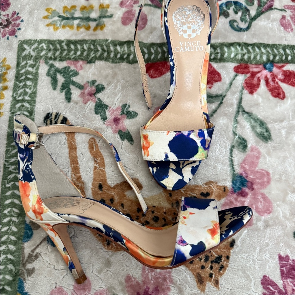 Vince Camuto Women's Floral Heels - Blue and Orange size 5